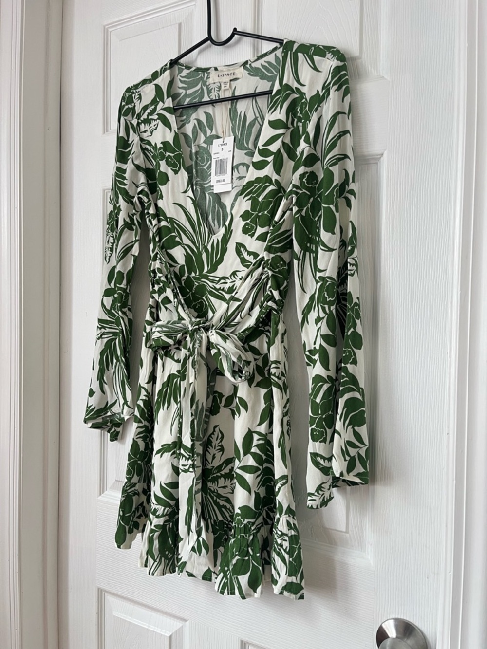 L*SPACE Geneva Green White Floral tie waist bell sleeves mini Dress size S - Picture 9 of 9